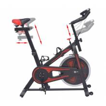 Gran Bicicleta de spinning con sensores de pulso negra y roja